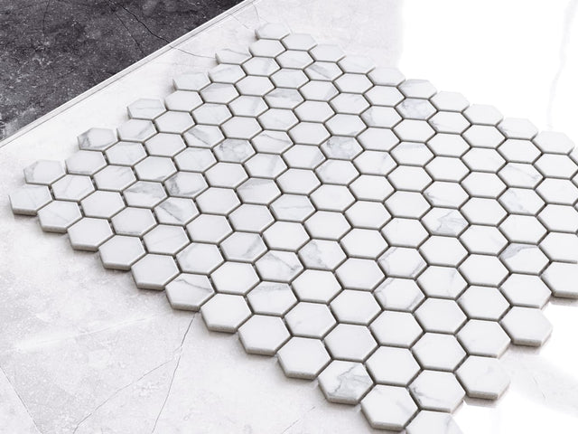 Mosaico in ceramica su rete per bagno e cucina in ceramica 30 x 26 cm - Marble hive