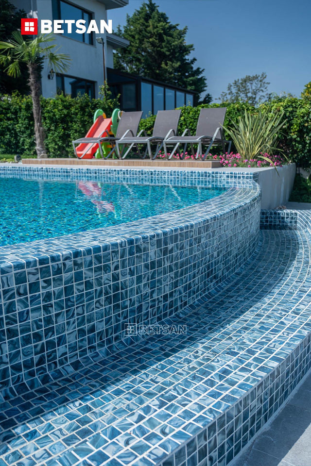 Mosaico de vidrio prensado en red para piscina 31.5 cm x 47.7 cm - Modena Como pool