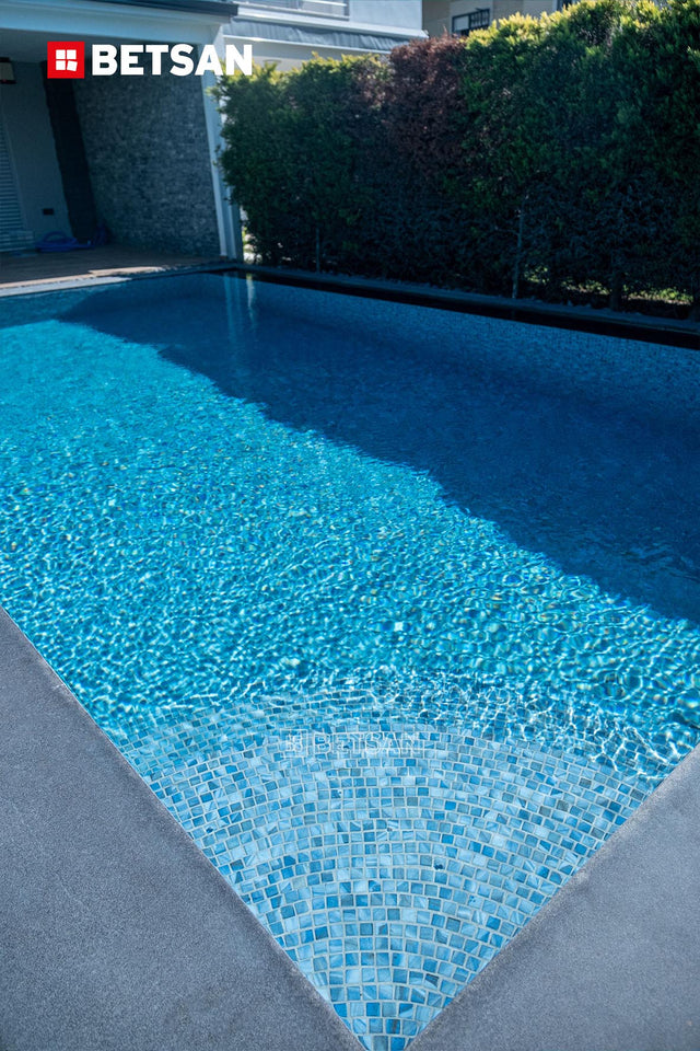 Mosaico de vidrio prensado en red para piscina 31.5 cm x 47.7 cm - Modena Rio pool