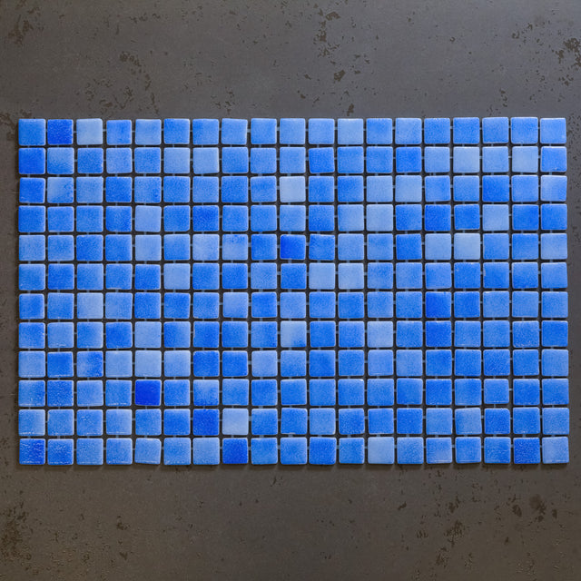 Mosaico in vetro pressato per piscine, bagni e saune 32.5 cm x 51.5 cm - Marine Blue