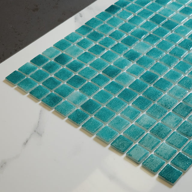 Mosaico in vetro pressato per piscine, bagni e saune 32.5 cm x 51.5 cm - Clear Water