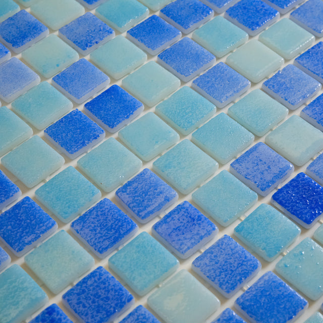 Mosaico in vetro pressato per piscine, bagni e saune 32.5 cm x 51.5 cm - Bright Aqua