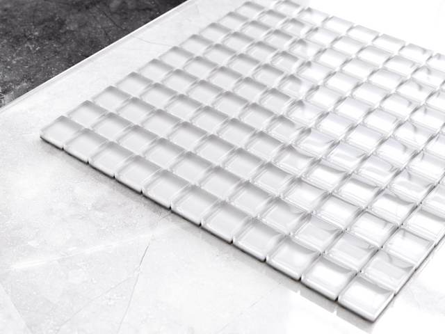 Mosaico in vetro su rete per bagno o cucina 30 x 30 cm - Perfect white
