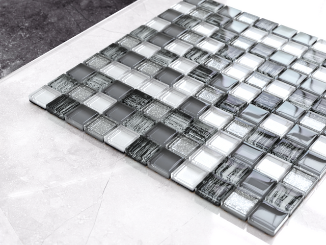Mosaico in vetro su rete per bagno o cucina 30 cm x 30 cm - Grey zebra