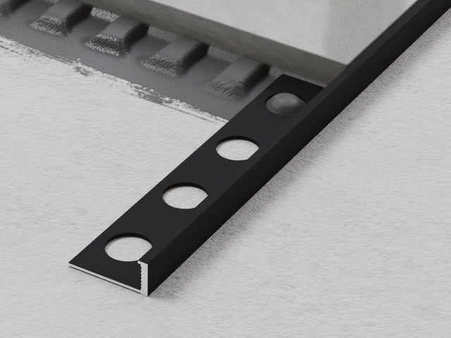 Profilo AIL di finitura angolare in alluminio verniciato a polvere nera, opaco